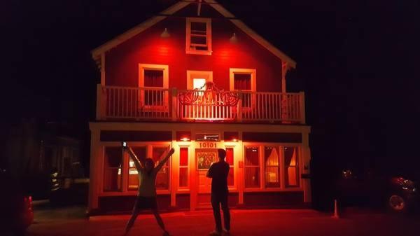 Redlight Historic Bunk Hotel And Speakeasy Тръки Екстериор снимка