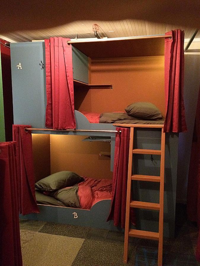 Redlight Historic Bunk Hotel And Speakeasy Тръки Екстериор снимка