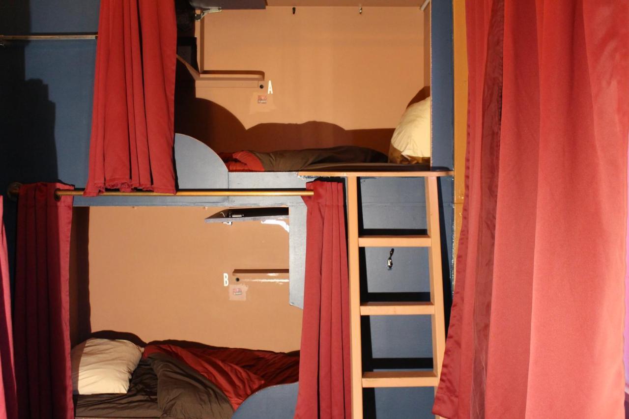 Redlight Historic Bunk Hotel And Speakeasy Тръки Екстериор снимка