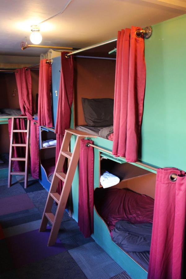 Redlight Historic Bunk Hotel And Speakeasy Тръки Екстериор снимка