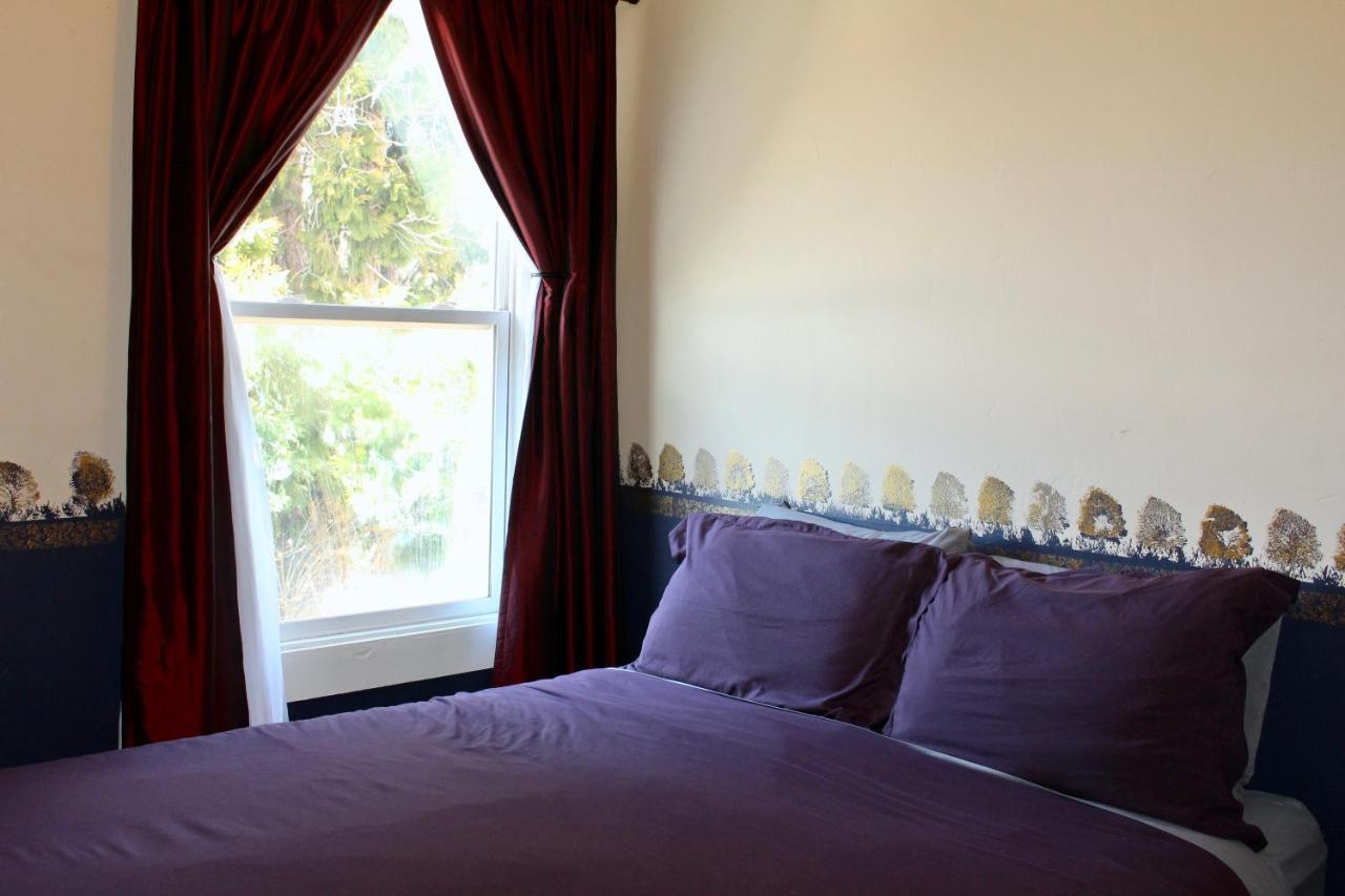 Redlight Historic Bunk Hotel And Speakeasy Тръки Екстериор снимка